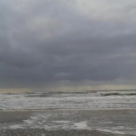 Apartment Op Strand *