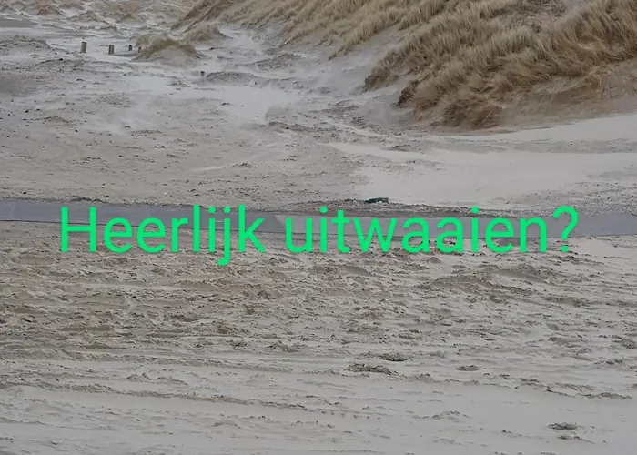 Op Strand *